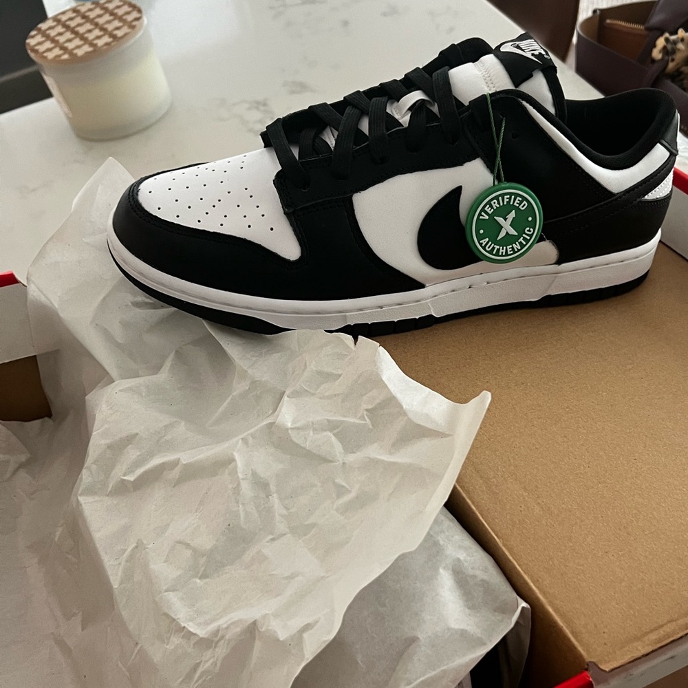 Nike Dunks (panda, black and white)